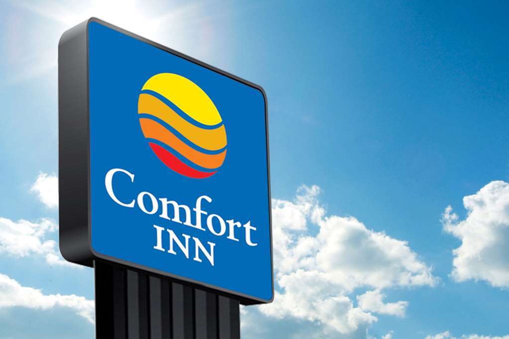 Comfort Hotel Etampes Exterior photo